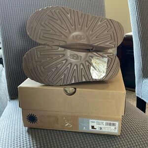 UGG kids classic water proof short boot